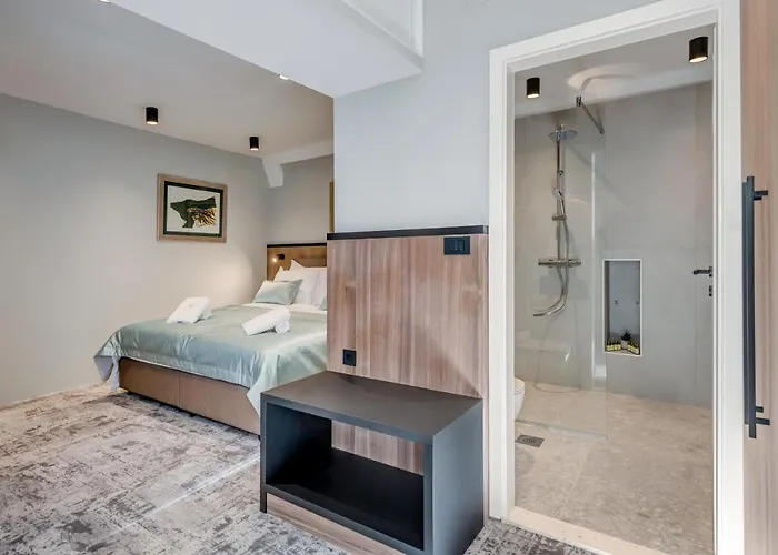 Alojamento de Acomodação e Pequeno-almoço Makarun Heritage Split